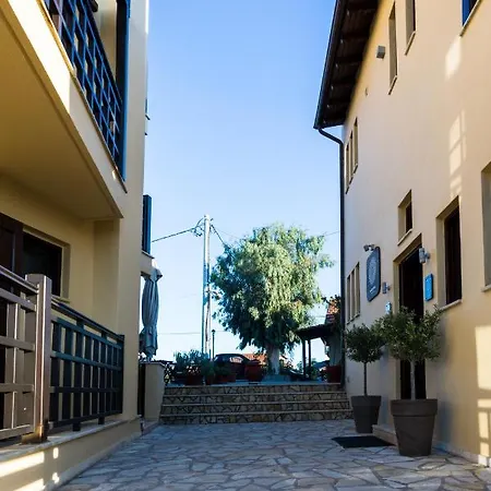 Helianthus Guest house Ammouliani